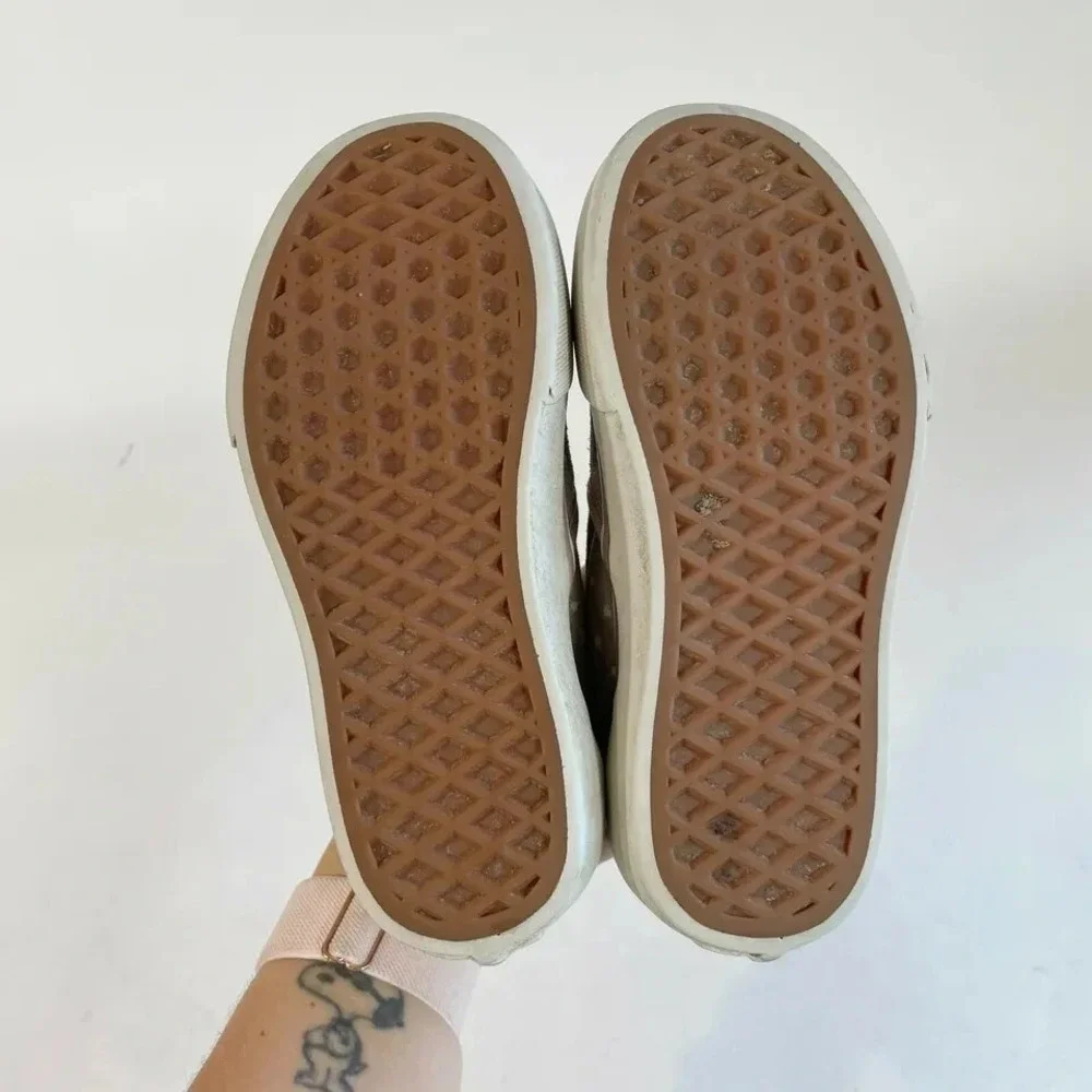VANS Off The Wall Classic Platform Slip On Shoes Girls 13.5 Gray Polka Dot Suede